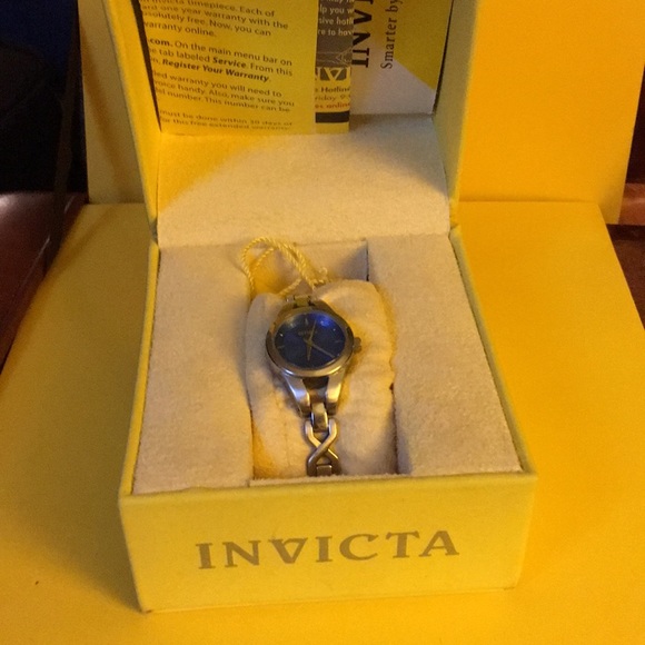 Ladies Invicta watch EUC ♥️ blue face - Picture 3 of 7